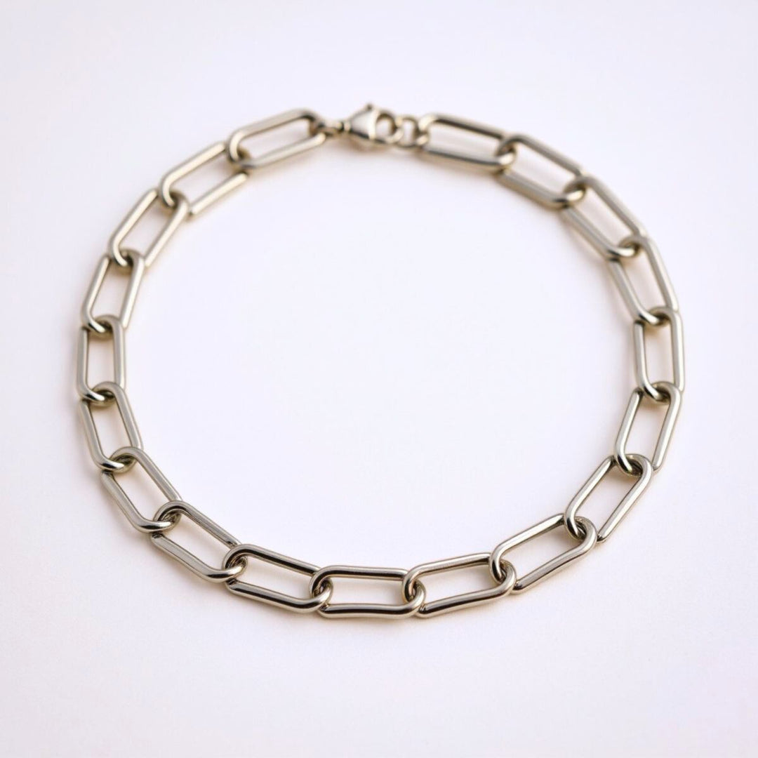 THE CHAIN NECKLACE