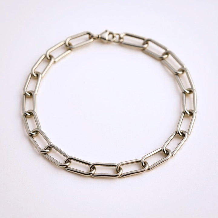 THE CHAIN NECKLACE