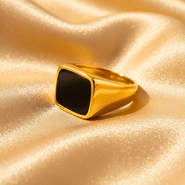 THE BLACK ONYX RING