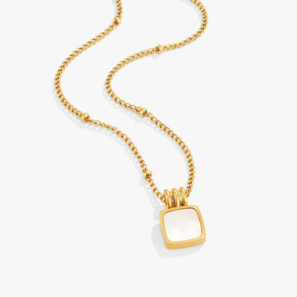 THE WHITE PENDANT NECKLACE
