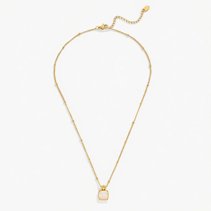 THE WHITE PENDANT NECKLACE