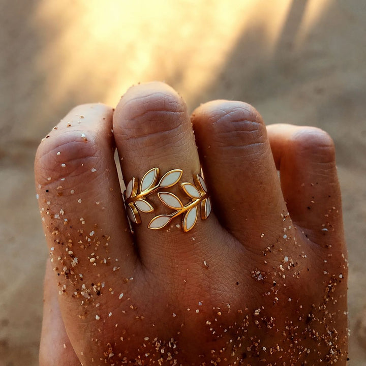 THE LEAF RING