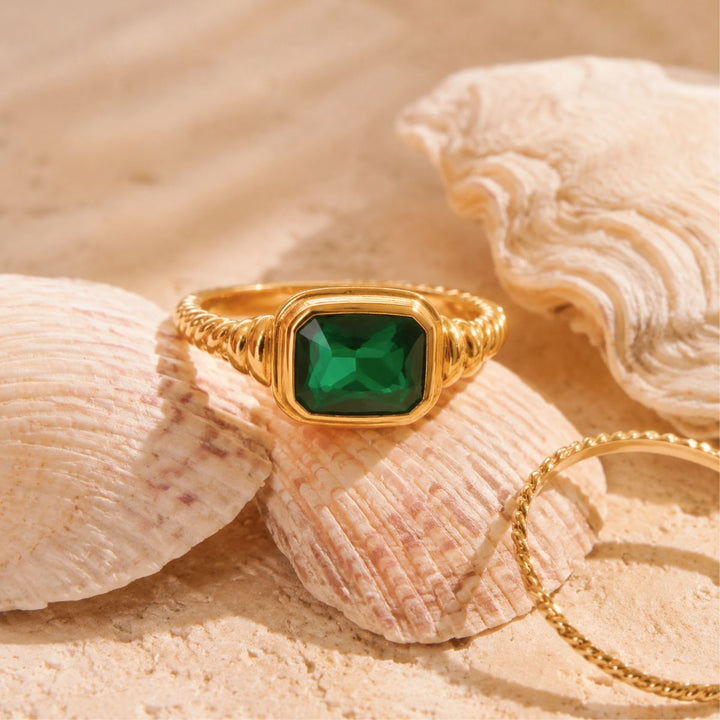 THE EMERALD RING