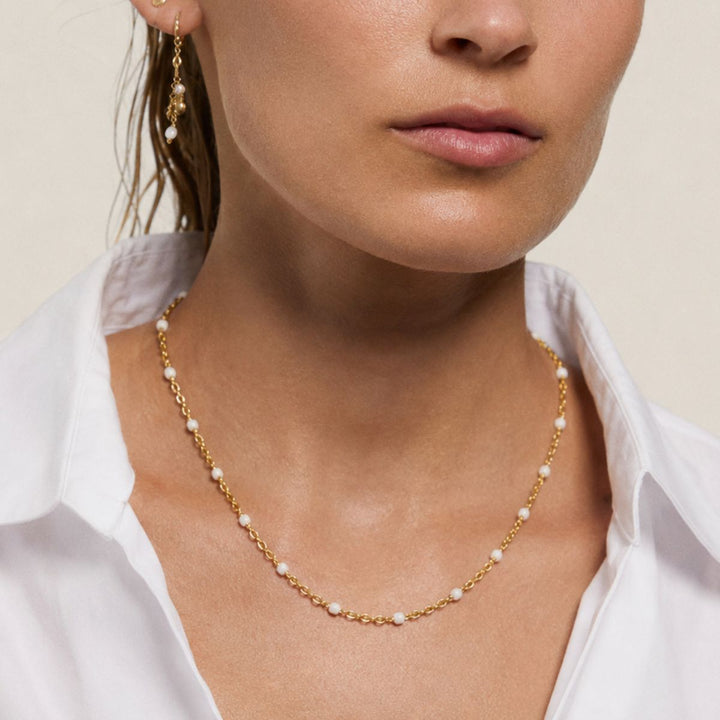 THE BEADED NECKLACE