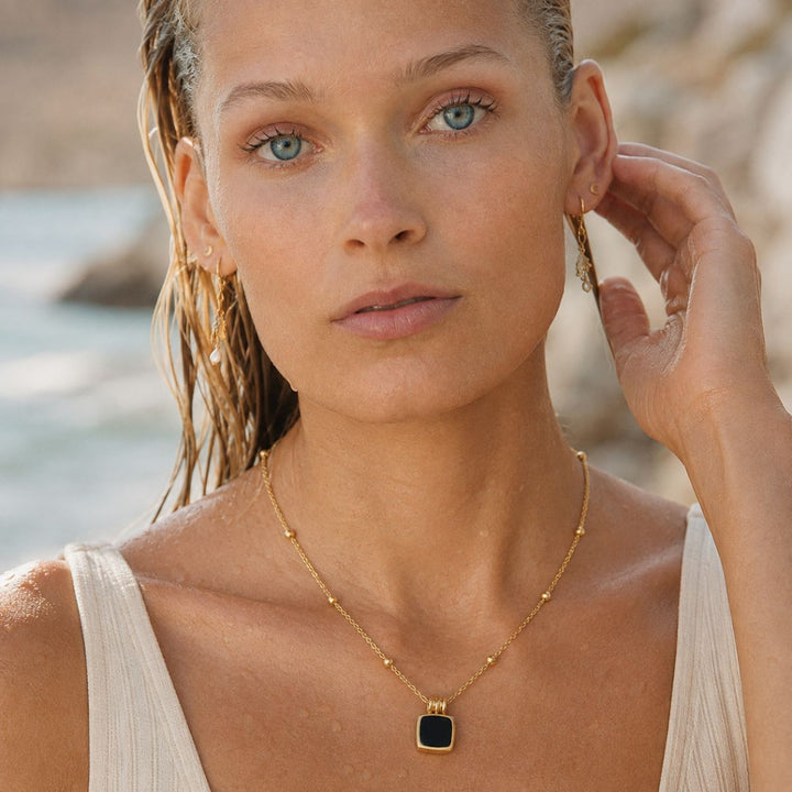The Avelia Necklace