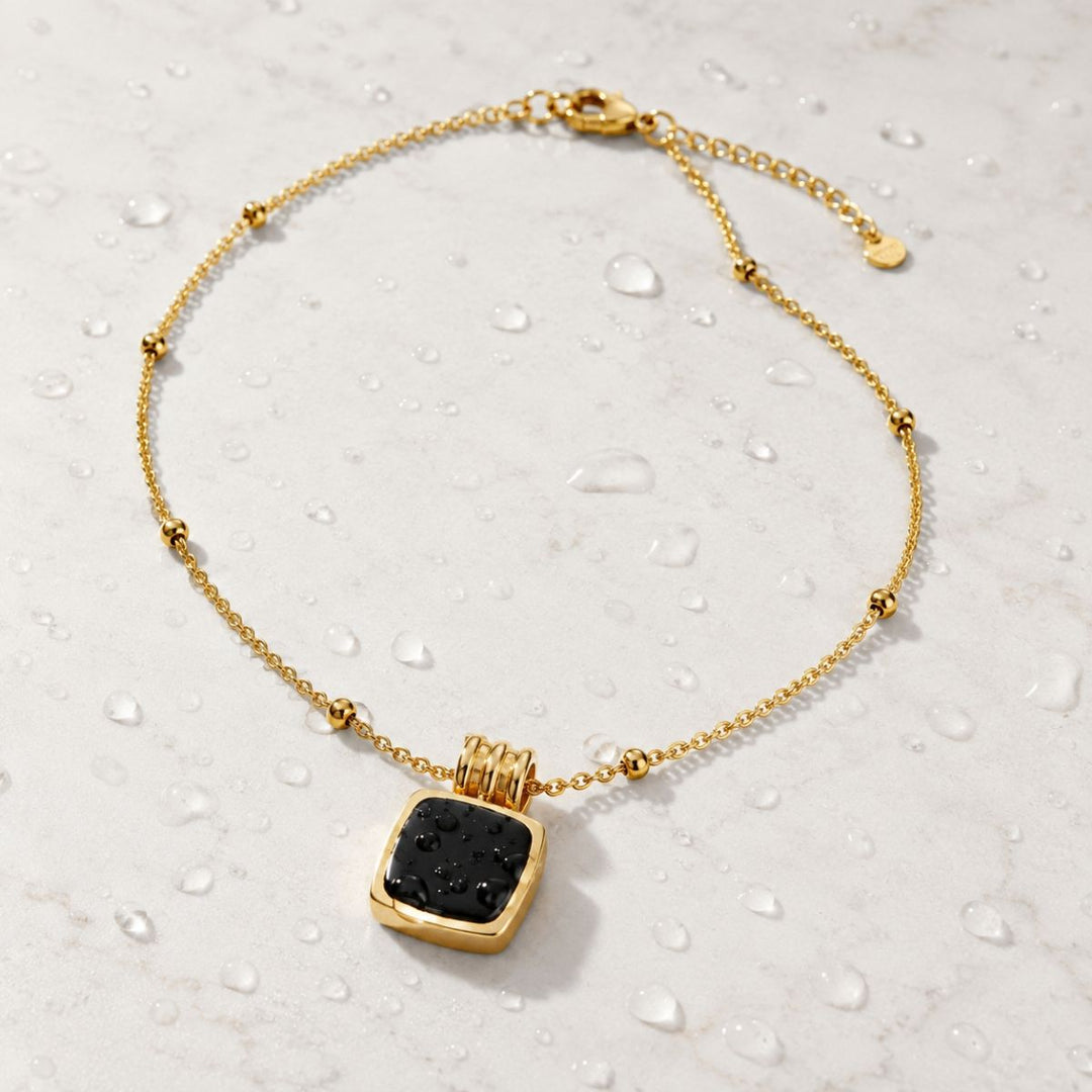 The Avelia Necklace