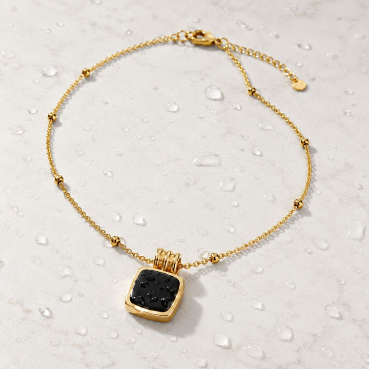 The Avelia Necklace