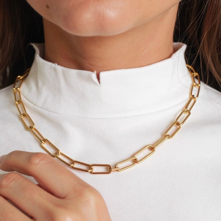 THE CHAIN NECKLACE
