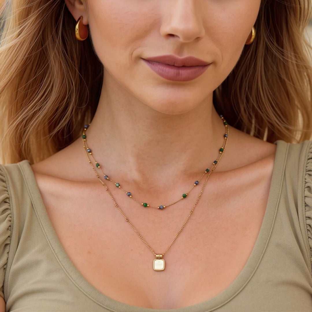 THE WHITE PENDANT NECKLACE