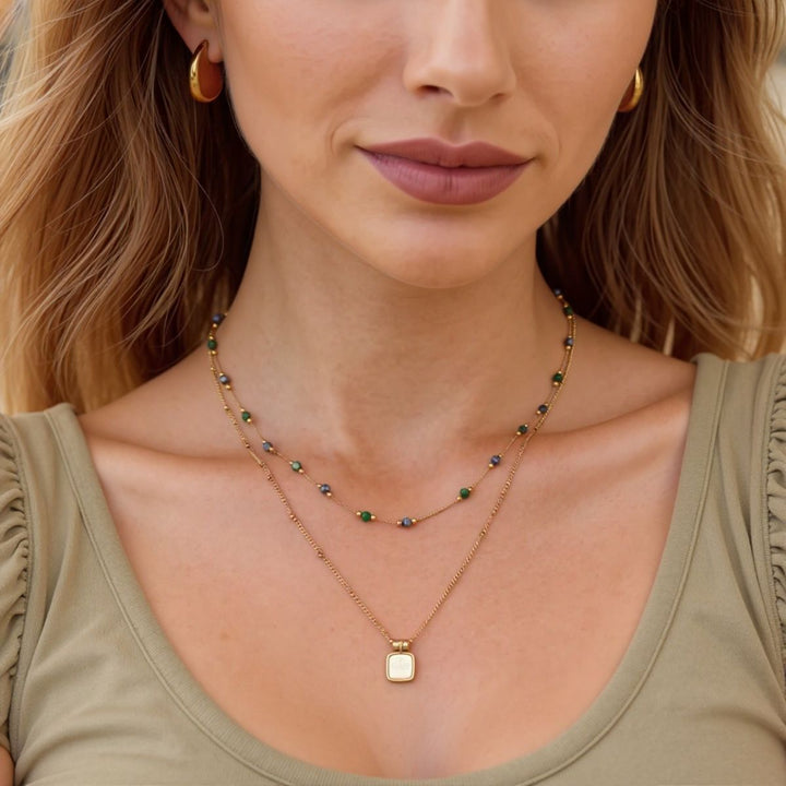 THE WHITE PENDANT NECKLACE