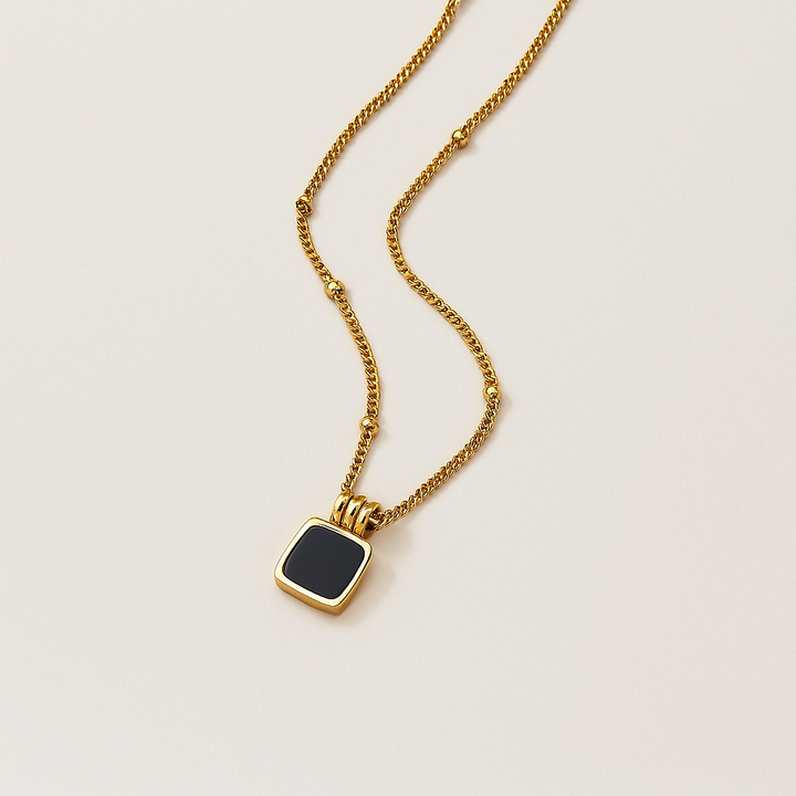 THE BLACK PENDANT NECKLACE