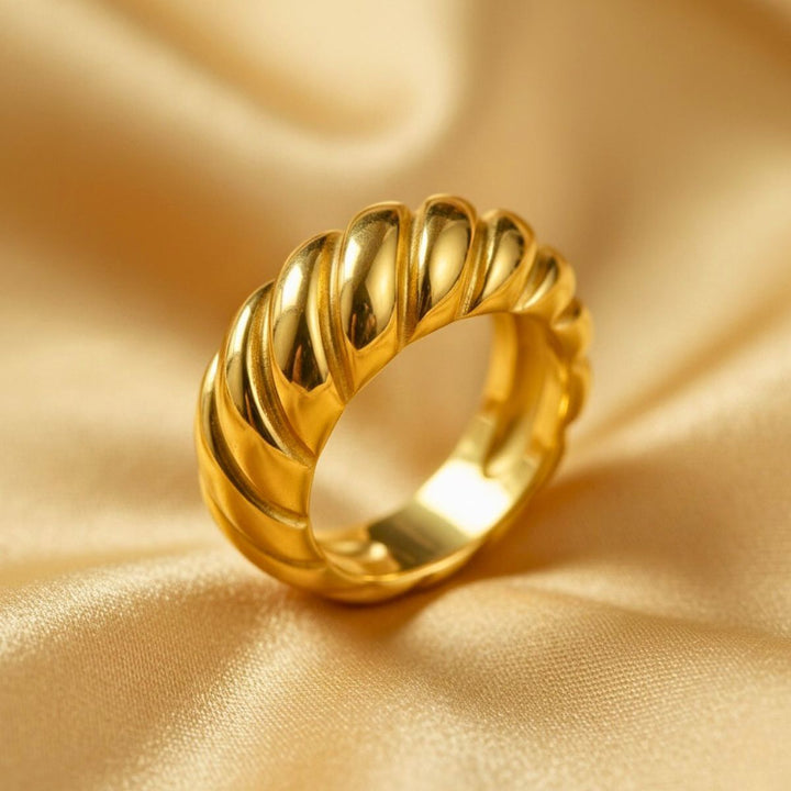 THE TWIST RING