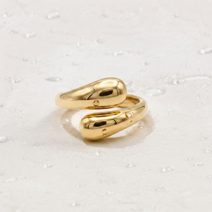THE OVA RING