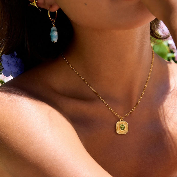THE STONE NECKLACE