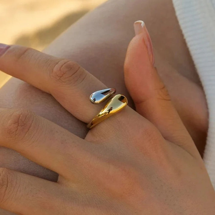 Twilight Twist Ring