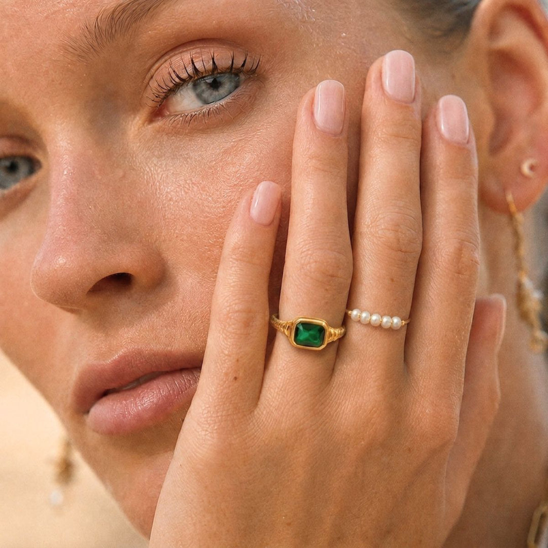 THE EMERALD RING