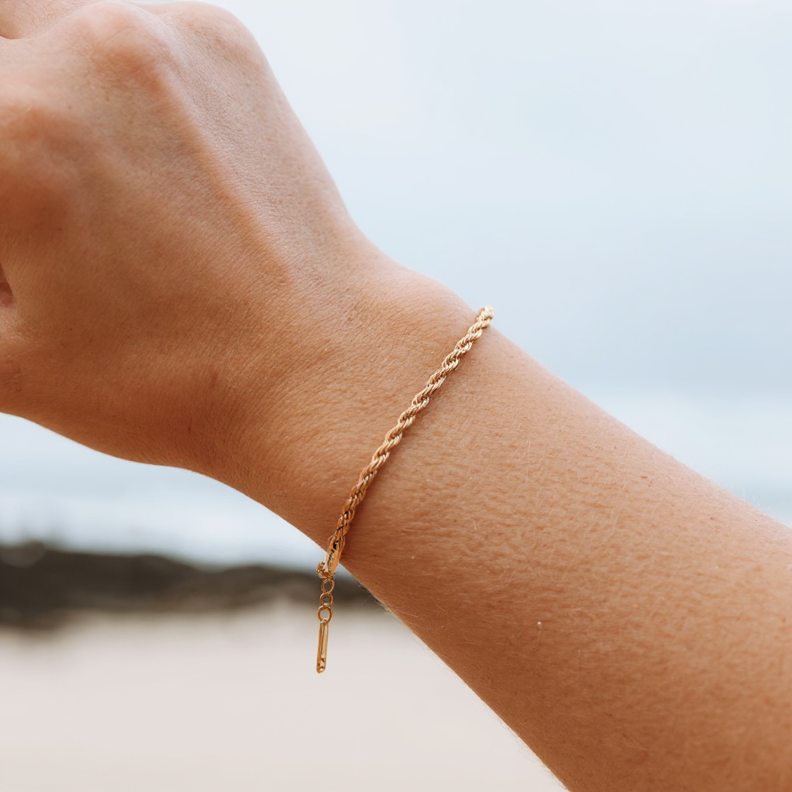 THE ROPE BRACELET